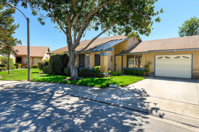 Detail Gallery Image 1 of 38 For 33208 Village 33, Camarillo,  CA 93012 - 2 Beds | 2 Baths