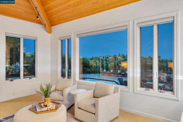1121 Eagle Nest Ct, Danville CA: https://media.crmls.org/mediaz/5bdd43a5-f857-44b2-9c89-68ab95d277fc.jpg