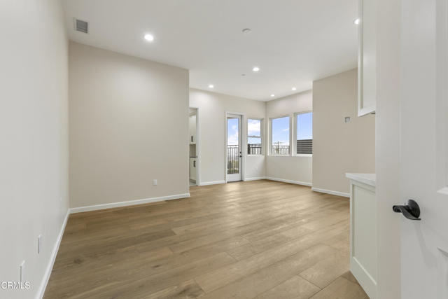 6174 Cobblestone Drive, Ventura CA: https://media.crmls.org/mediaz/5bddb46d-852c-4ec7-adb3-9fdf12b6be94.jpg