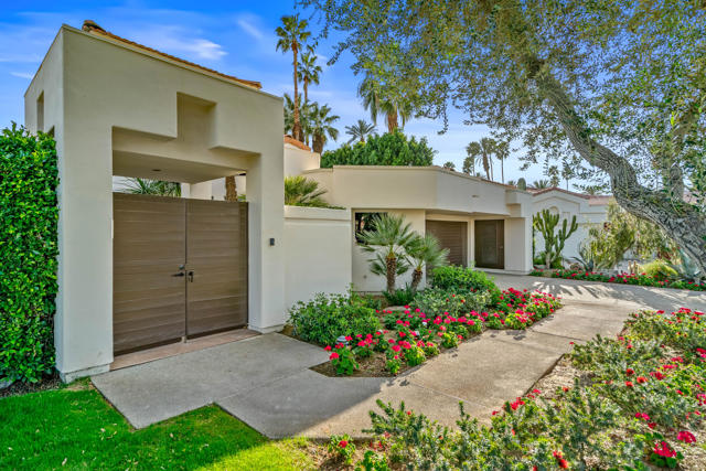 75295 St Andrews Court, Indian Wells CA: https://media.crmls.org/mediaz/5bde3182-75d8-4a4d-8911-03350d9aa8f9.jpg