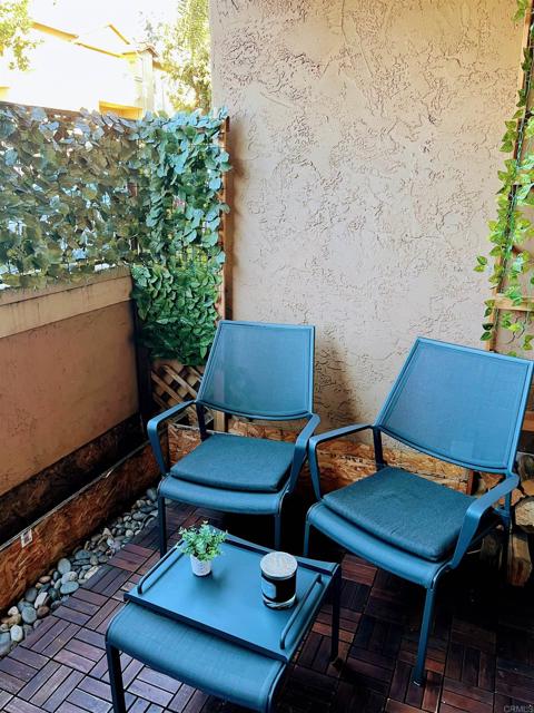 Detail Gallery Image 2 of 7 For 211 Woodland Pkwy, San Marcos,  CA 92069 - 2 Beds | 2 Baths