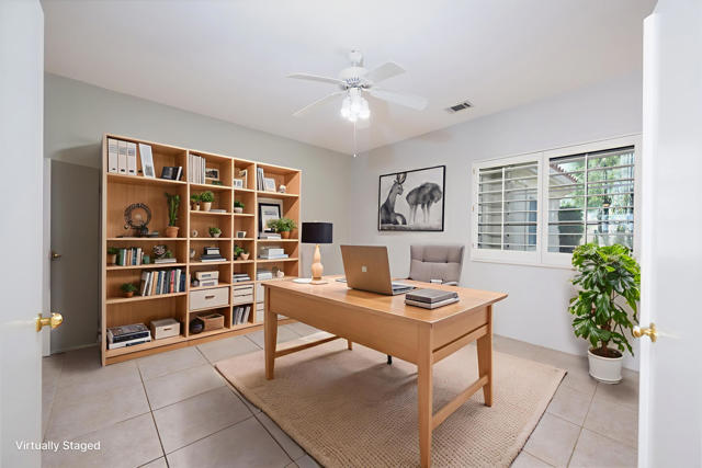 44950 Calle Santa Barbara, La Quinta CA: https://media.crmls.org/mediaz/5bdef3cb-5a65-4e94-85a4-70ce5bed6a7c.jpg