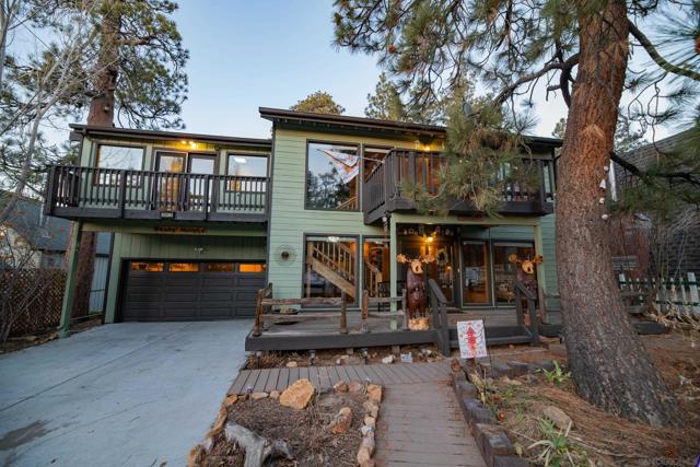 39470 Lake Dr, Big Bear CA: https://media.crmls.org/mediaz/5bdefb88-e8ae-4193-8d31-7a9a97c7ede0.jpg