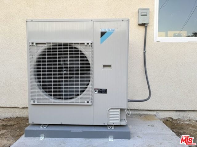 1221 N Azusa Avenue, Azusa CA: https://media.crmls.org/mediaz/5bdf0ef7-5c82-4105-971b-e31db3151ed6.jpg