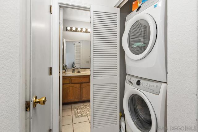 972 8 Sapphire St, San Diego CA: https://media.crmls.org/mediaz/5bdf2019-2f5a-430d-9cbb-fb7a77208e1a.jpg