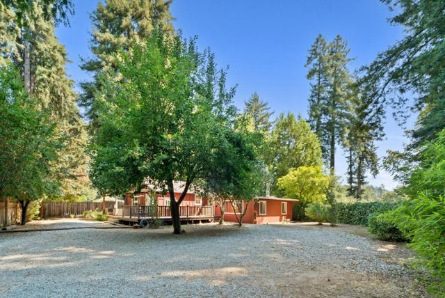 155 Rowardennan Drive, Ben Lomond CA: https://media.crmls.org/mediaz/5bdf87c5-960c-4629-adb4-01257e736e1a.jpg
