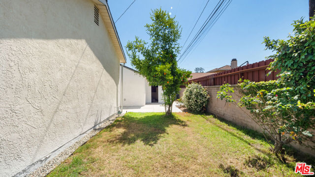 240 W El Sur Street, Monrovia CA: https://media.crmls.org/mediaz/5be0078c-113f-49ef-a32c-7458bcd75a2c.jpg