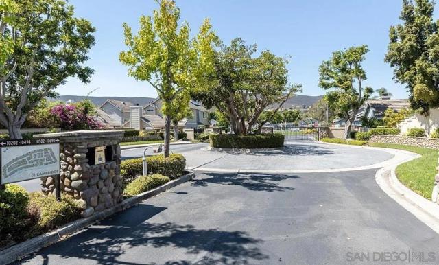 10632 Rancho Carmel Dr, San Diego CA: https://media.crmls.org/mediaz/5be05362-b244-45a9-9242-d241b4355d64.jpg