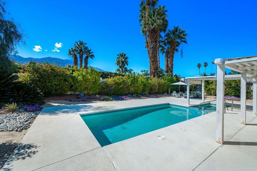 1525 Sonora Court, Palm Springs, CA 92264