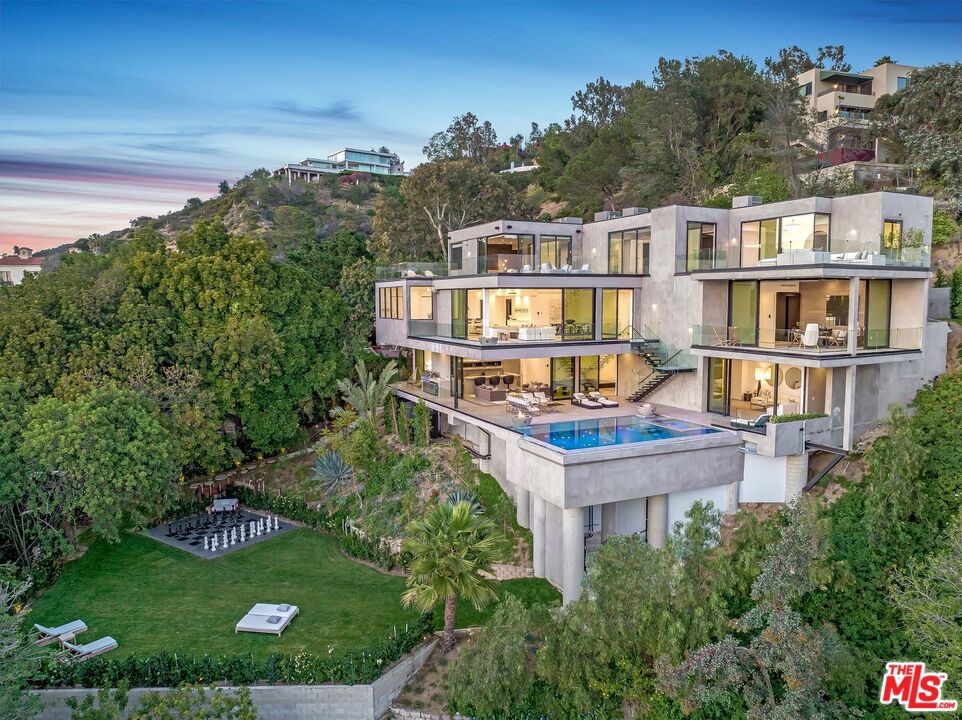 9406 LLOYDCREST Drive, Beverly Hills, CA 90210