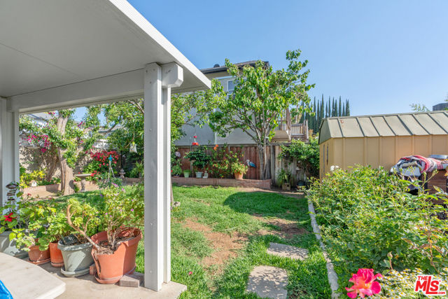 4436 Stansbury Avenue, Sherman Oaks CA: https://media.crmls.org/mediaz/5be0b1fe-5897-4046-9209-3bebab27bda1.jpg
