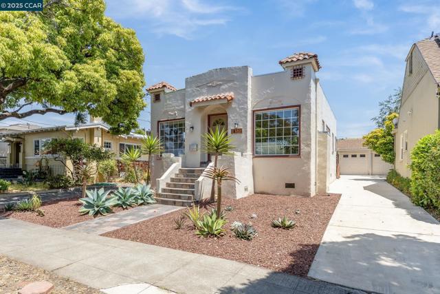 837 San Carlos Ave, Albany CA: https://media.crmls.org/mediaz/5be138df-6038-4d61-b2d7-c644a877f64f.jpg