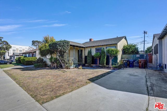 1616 W 108th Street, Los Angeles CA: https://media.crmls.org/mediaz/5be189e3-0cad-4448-a73d-5e90d08235d1.jpg