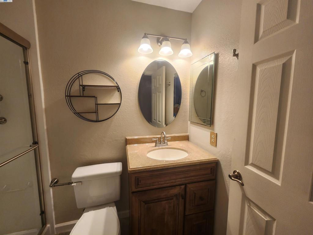 https://media.crmls.org/mediaz/5be1d436-2291-4cd2-9bfe-06a03a0b6f32.jpg?preset=X-Large