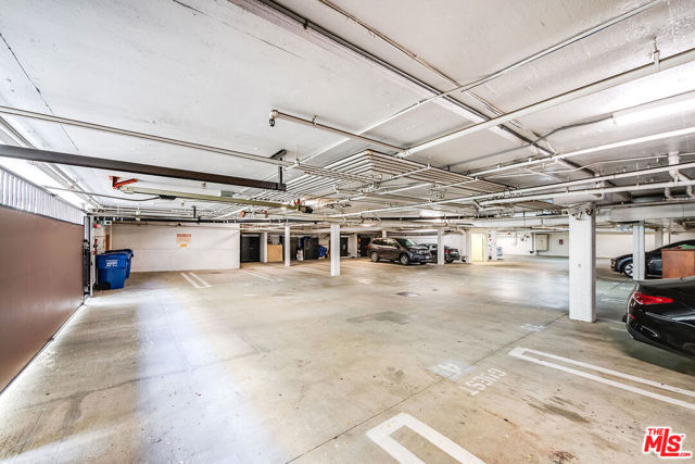 10630 Eastborne Avenue, Los Angeles CA: https://media.crmls.org/mediaz/5be23c5f-7fc3-4285-85ff-b3eab7631737.jpg