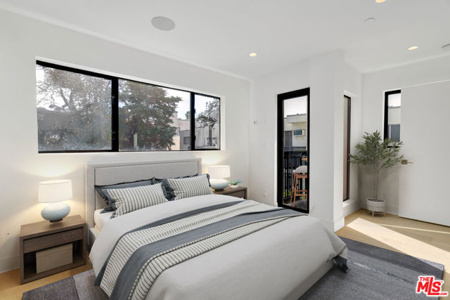 1447 1/4 N Martel Avenue, Los Angeles CA: https://media.crmls.org/mediaz/5be2622b-0664-4dfc-832a-7ea55fcfe03c.jpg