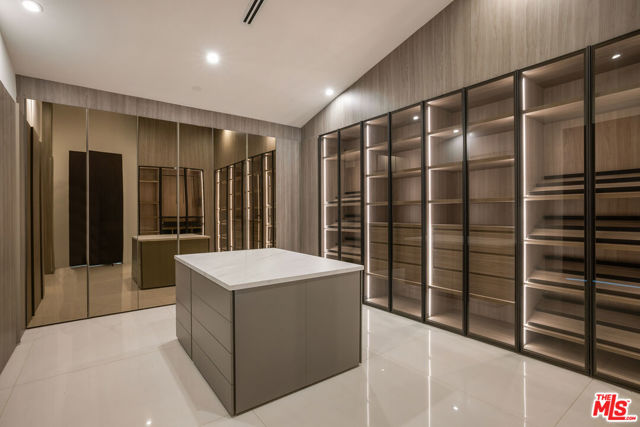 677 Nimes Road, Los Angeles CA: https://media.crmls.org/mediaz/5be31c18-7021-4ed3-80a4-663a7fa0f9d3.jpg