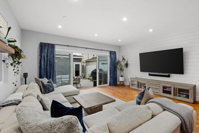 867 Wilbur Avenue, San Diego CA: https://media.crmls.org/mediaz/5be360c6-c493-4adf-839d-5c1f7b425168.jpg