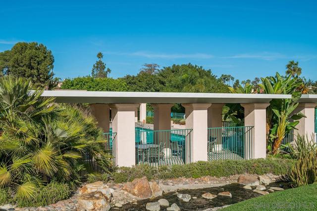 12071 Caminito Corriente, San Diego CA: https://media.crmls.org/mediaz/5be3f49b-04be-4fb3-9e0f-2c52c4de6ddd.jpg