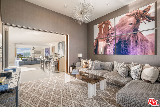 1645 Carla, Beverly Hills CA: https://media.crmls.org/mediaz/5be3fd61-fff3-4669-a4ca-1febb031e4e6.jpg