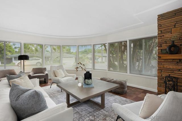 6307 Via Maria, La Jolla CA: https://media.crmls.org/mediaz/5be477d9-e540-470e-89e7-cbb9bf20488c.jpg