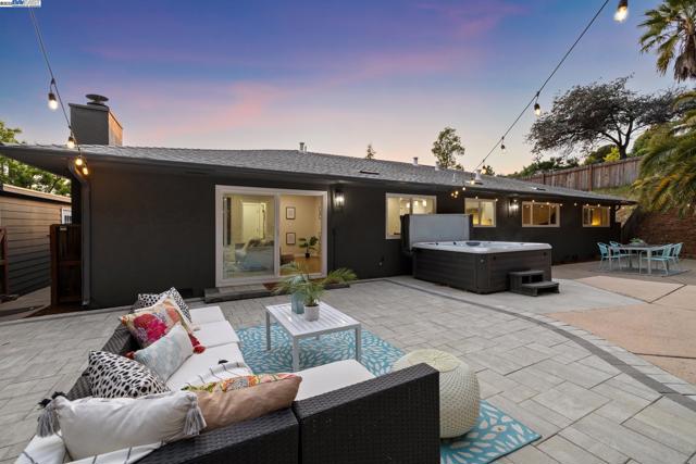 441 FOX HILLS COURT, Oakland CA: https://media.crmls.org/mediaz/5be4c6d2-6122-4b48-a488-fd45bd3fd8dc.jpg