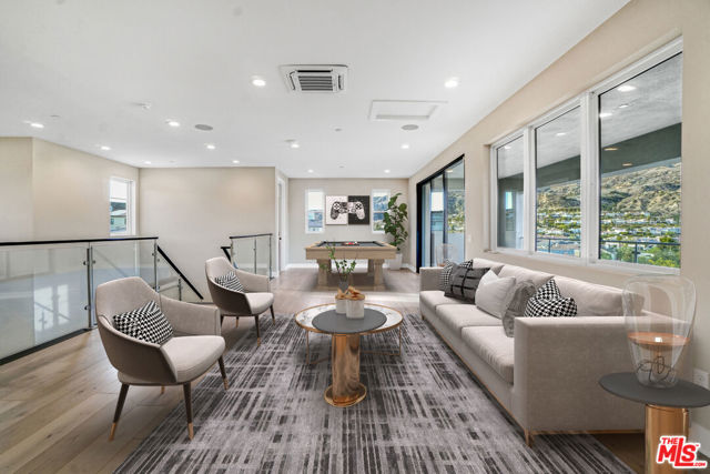 11848 N Hillsborough Lane, Porter Ranch CA: https://media.crmls.org/mediaz/5be53b4a-7bf7-4df0-958e-a9060ba87337.jpg