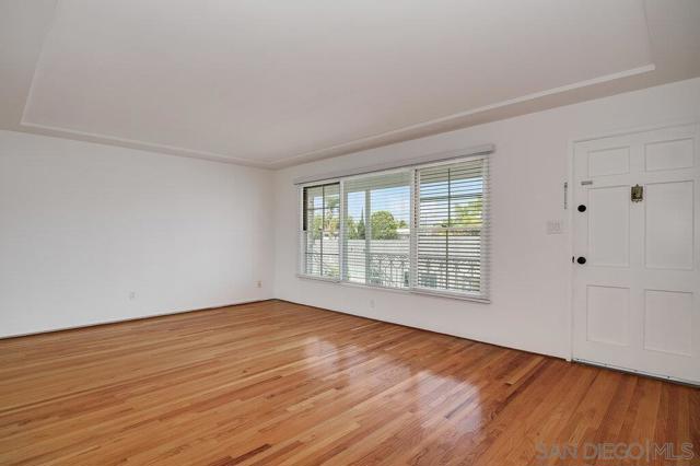 5064 Marlborough Dr, San Diego CA: https://media.crmls.org/mediaz/5be59699-ba62-401c-9bba-211db460ee65.jpg