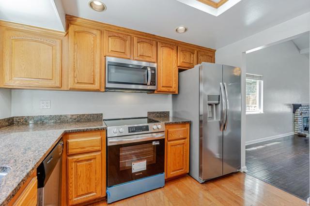1005 Doncaster Drive, Antioch CA: https://media.crmls.org/mediaz/5be5e807-0c79-45b6-828f-c62235f0be46.jpg