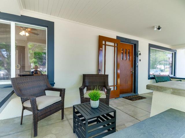 906 West Street, Hollister CA: https://media.crmls.org/mediaz/5be602f1-c6ce-413d-90b9-abe0fb37951b.jpg