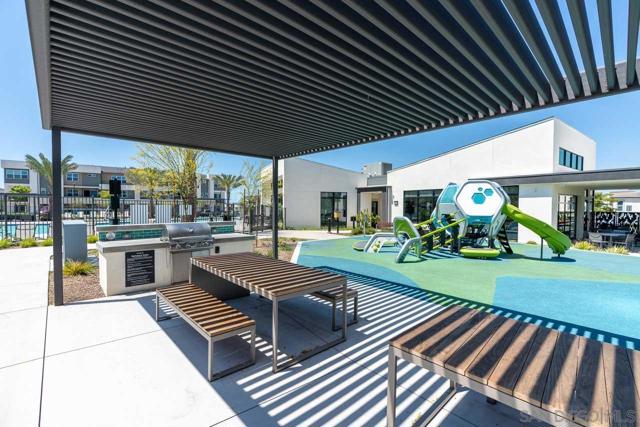 Image 24 of 27 For 841 Hana Ave  3