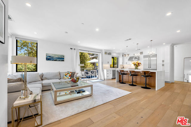 4841 Minden Place, Los Angeles CA: https://media.crmls.org/mediaz/5be6815a-3478-464f-81e7-8cf3fee6b39a.jpg