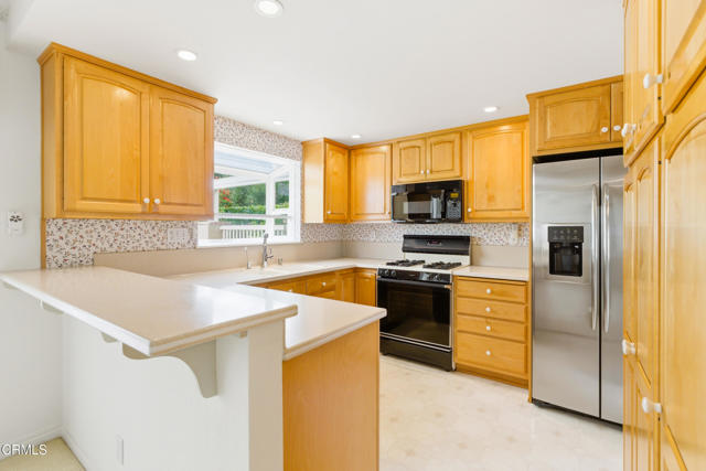 Detail Gallery Image 10 of 33 For 6526 Lada Ave, Camarillo,  CA 93012 - 2 Beds | 2 Baths