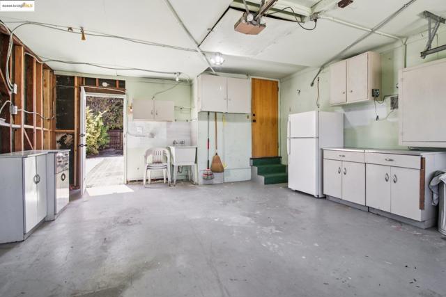 1881 Dolly Ave, San Leandro CA: https://media.crmls.org/mediaz/5be71c12-8e9b-4326-bc27-bc3ba16114ea.jpg