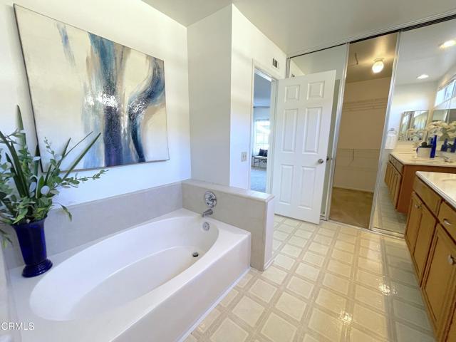 Detail Gallery Image 32 of 56 For 11962 Bubbling Brook St, Moorpark,  CA 93021 - 4 Beds | 2/1 Baths