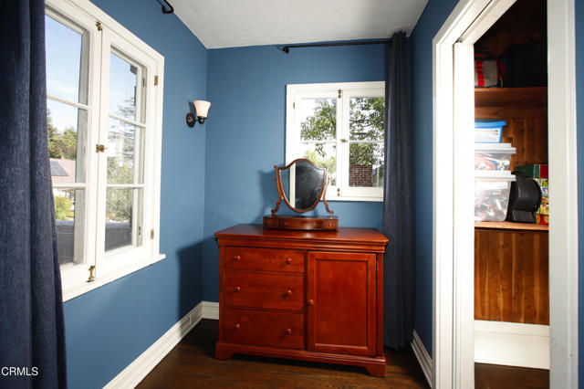 Detail Gallery Image 15 of 28 For 500 Eldora Rd, Pasadena,  CA 91104 - 4 Beds | 2/1 Baths