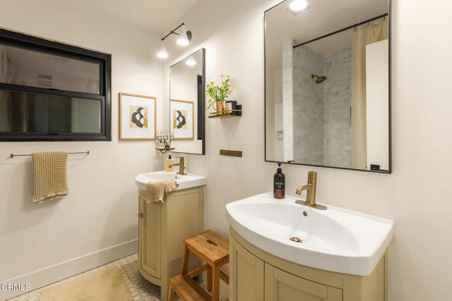 705 Alomar Street, Ojai CA: https://media.crmls.org/mediaz/5be83151-df76-46f5-a4e0-89408d62fecc.jpg