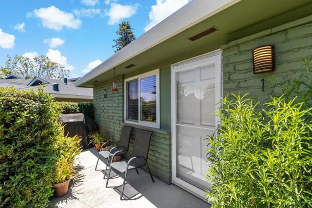 1435 Ruby Court, Capitola CA: https://media.crmls.org/mediaz/5be87f63-dc2a-427e-8a63-8c83a857ca18.jpg