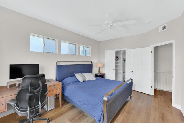401 Baltic Circle,  CA: https://media.crmls.org/mediaz/5be98fcf-bbe4-4214-bfa1-64bef8b68662.jpg