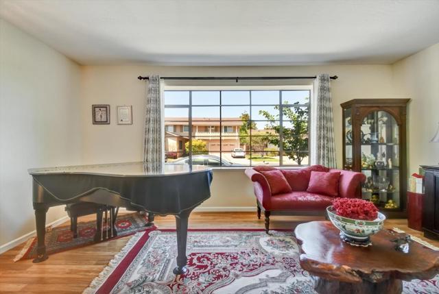 792 Marlin Avenue, Foster City CA: https://media.crmls.org/mediaz/5bea61b8-bd9e-4672-a53b-aef75985dea2.jpg