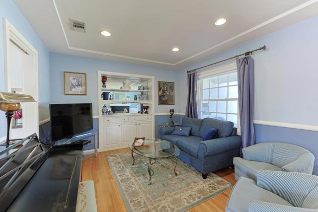 Image 4 of 55 For 733 Alameda  