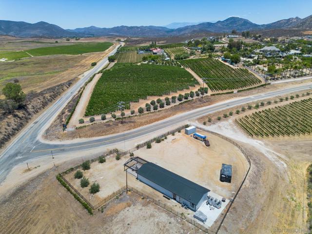 36051 E Benton Rd., Temecula CA: https://media.crmls.org/mediaz/5beb10eb-4385-48c1-8722-d7f9a79c5c85.jpg