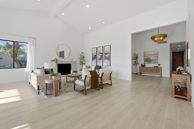 56300 Pebble Beach, La Quinta CA: https://media.crmls.org/mediaz/5beb5aa9-594a-44b9-8d1d-a8ce2c932c09.jpg