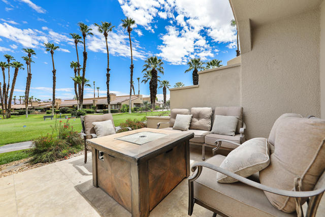 76790 Chrysanthemum Way, Palm Desert CA: https://media.crmls.org/mediaz/5beb698e-a194-4aca-a19d-83dca2222332.jpg