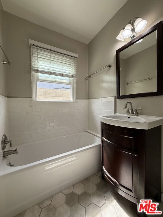 11293 Brookhaven Avenue, Los Angeles CA: https://media.crmls.org/mediaz/5bec988f-8b30-41d0-8cb1-027ff68fa612.jpg