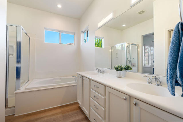 44719 Alexandria Vale, Indio CA: https://media.crmls.org/mediaz/5bed0620-3eba-40ae-b456-a52e44a1e808.jpg