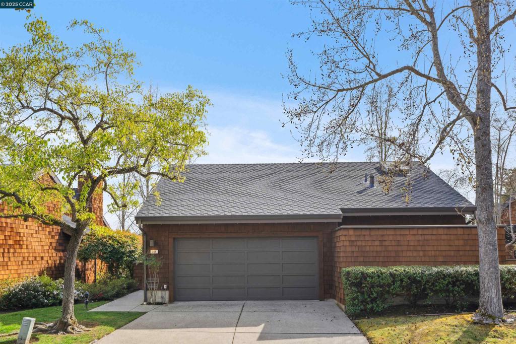 304 Village View Court