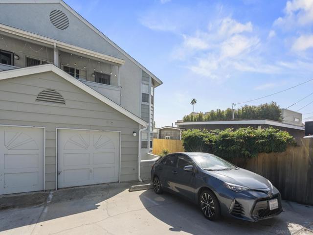 974 Sapphire Street, San Diego CA: https://media.crmls.org/mediaz/5bed4372-d4ca-45a0-9ec6-4aef3c24ee1d.jpg