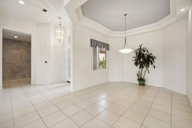 78586 Kensington Avenue, Palm Desert CA: https://media.crmls.org/mediaz/5bee11f9-eb81-4d92-92cf-22fa1f76aa07.jpg