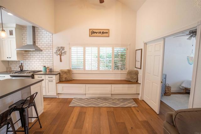39668 Roripaugh Road, Temecula CA: https://media.crmls.org/mediaz/5bee1e7d-86bd-4716-a310-b42b390c20e3.jpg